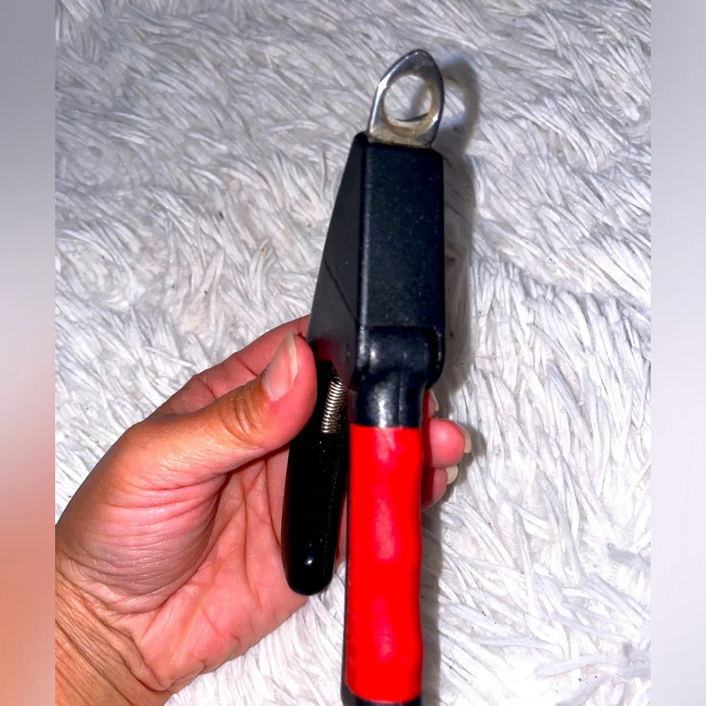 Dog nail clippers